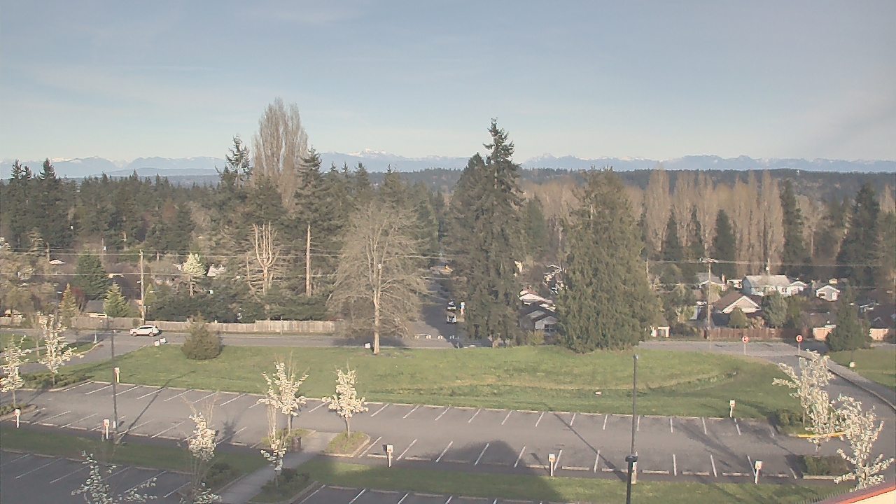 Thumbnail for current weather camera view from Shorecrest HS in Shoreline, Washington
