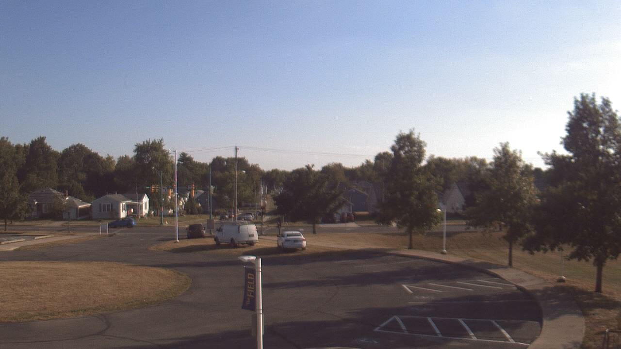 Thumbnail for current weather camera view from Lagonda ES in Springfield, Ohio