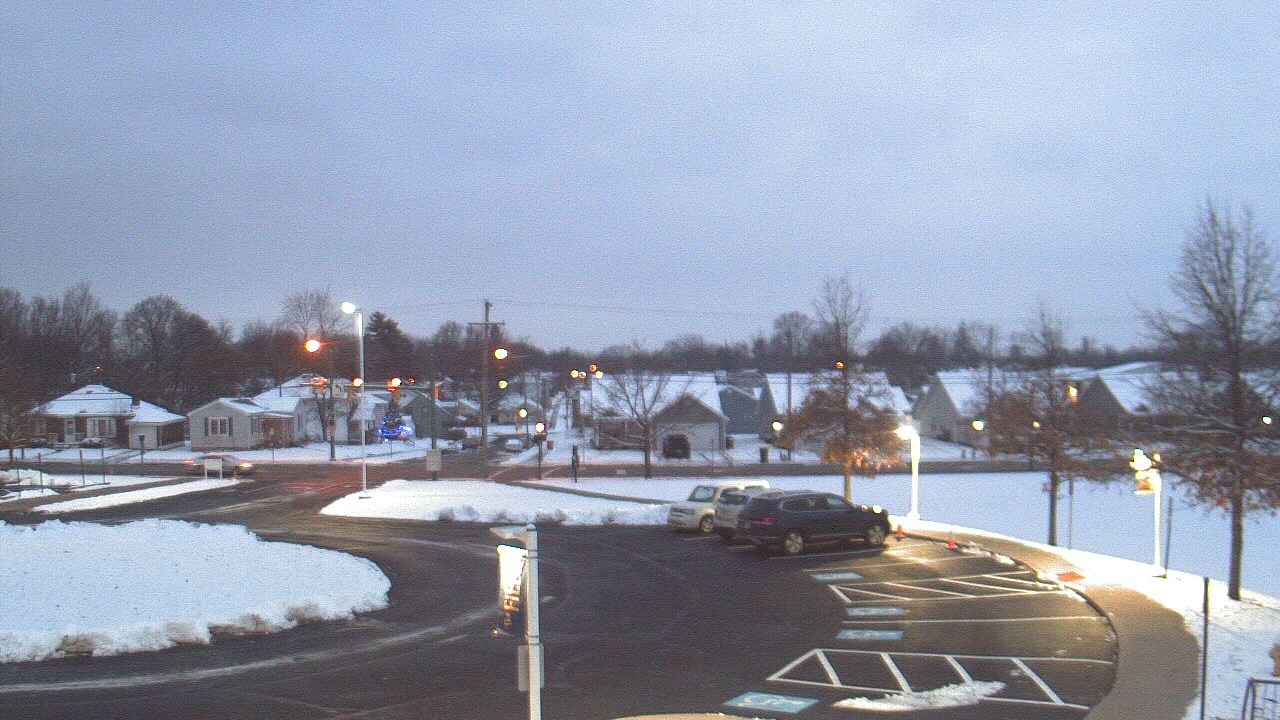 Thumbnail for current weather camera view from Lagonda ES in Springfield, Ohio