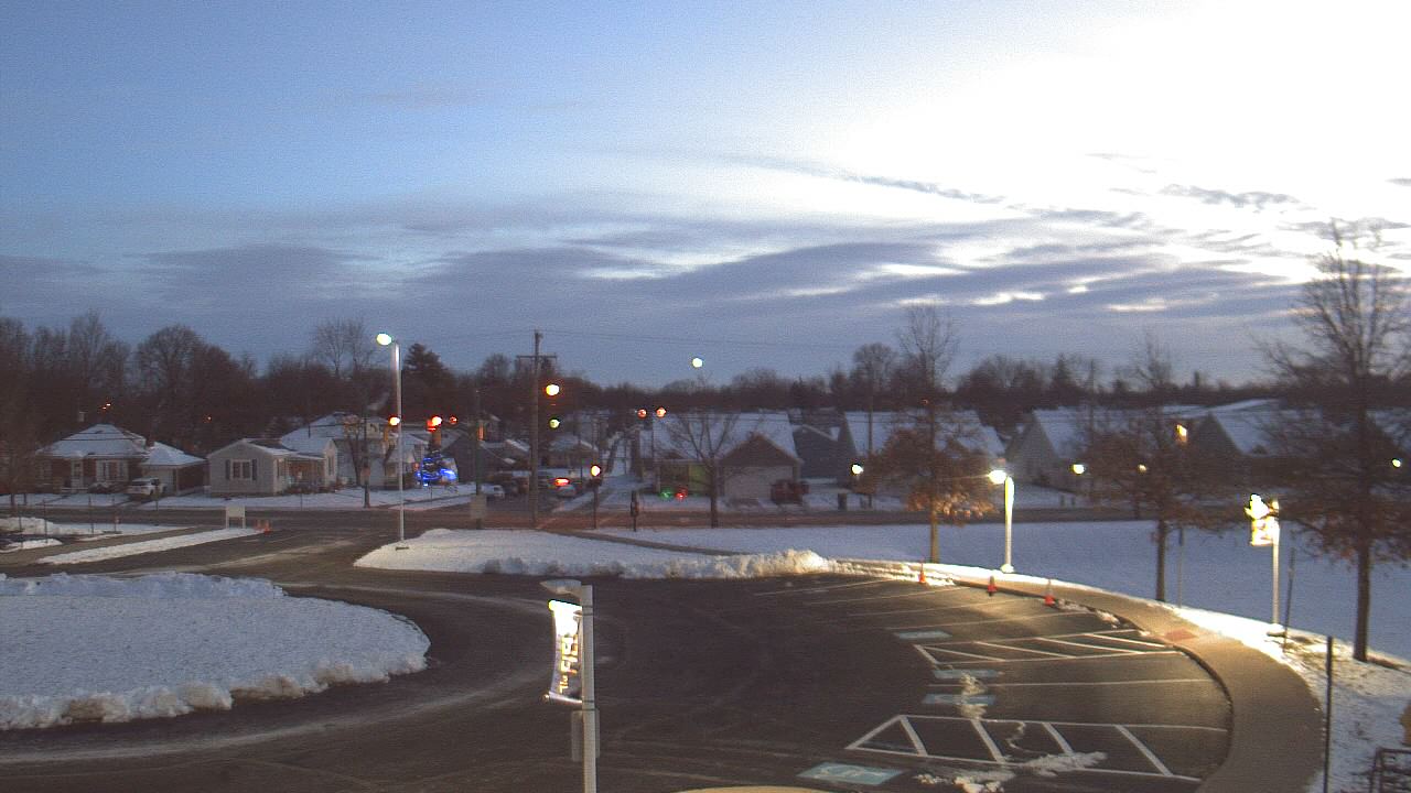 Thumbnail for current weather camera view from Lagonda ES in Springfield, Ohio