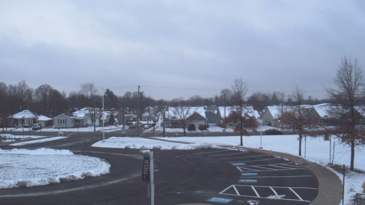 Thumbnail for current weather camera view from Lagonda ES in Springfield, Ohio