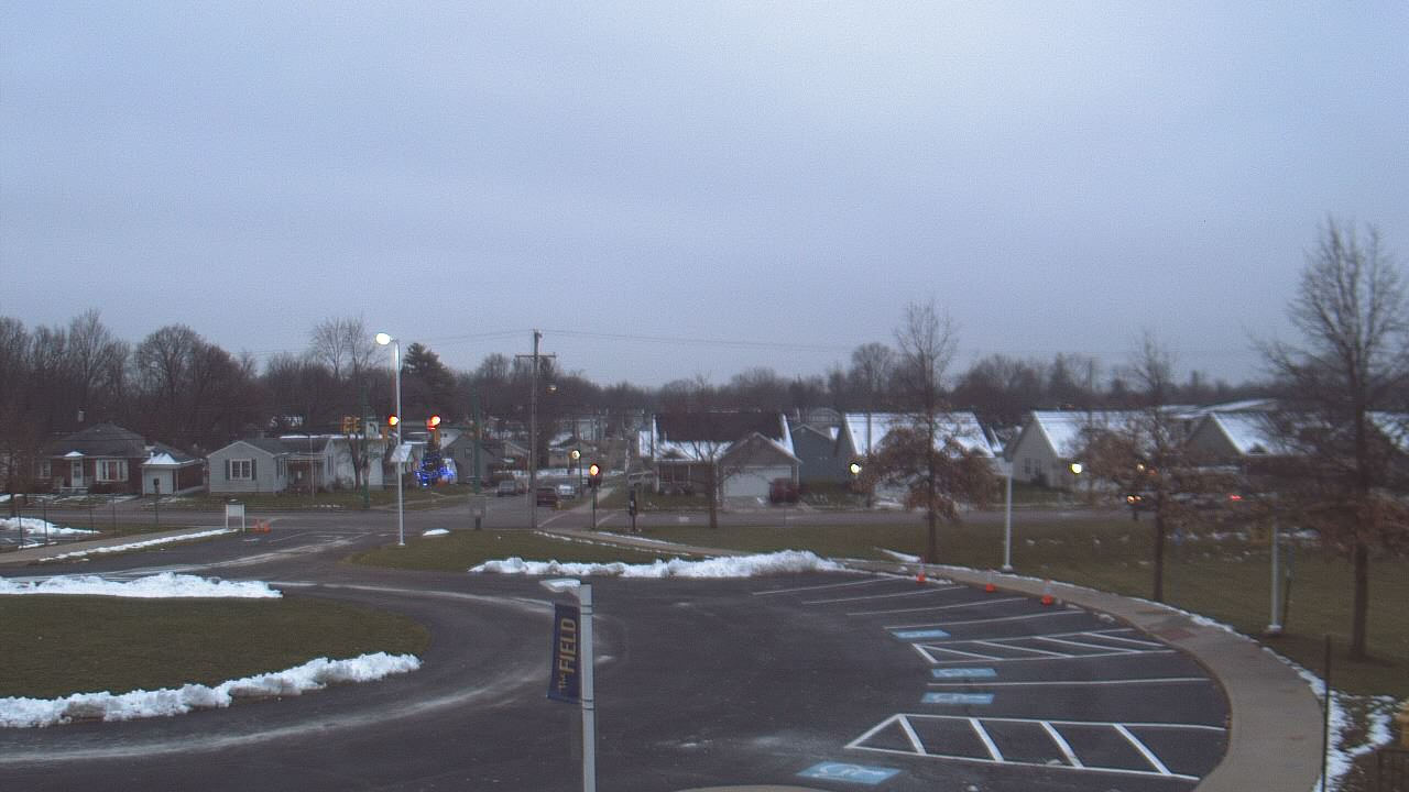 Thumbnail for current weather camera view from Lagonda ES in Springfield, Ohio