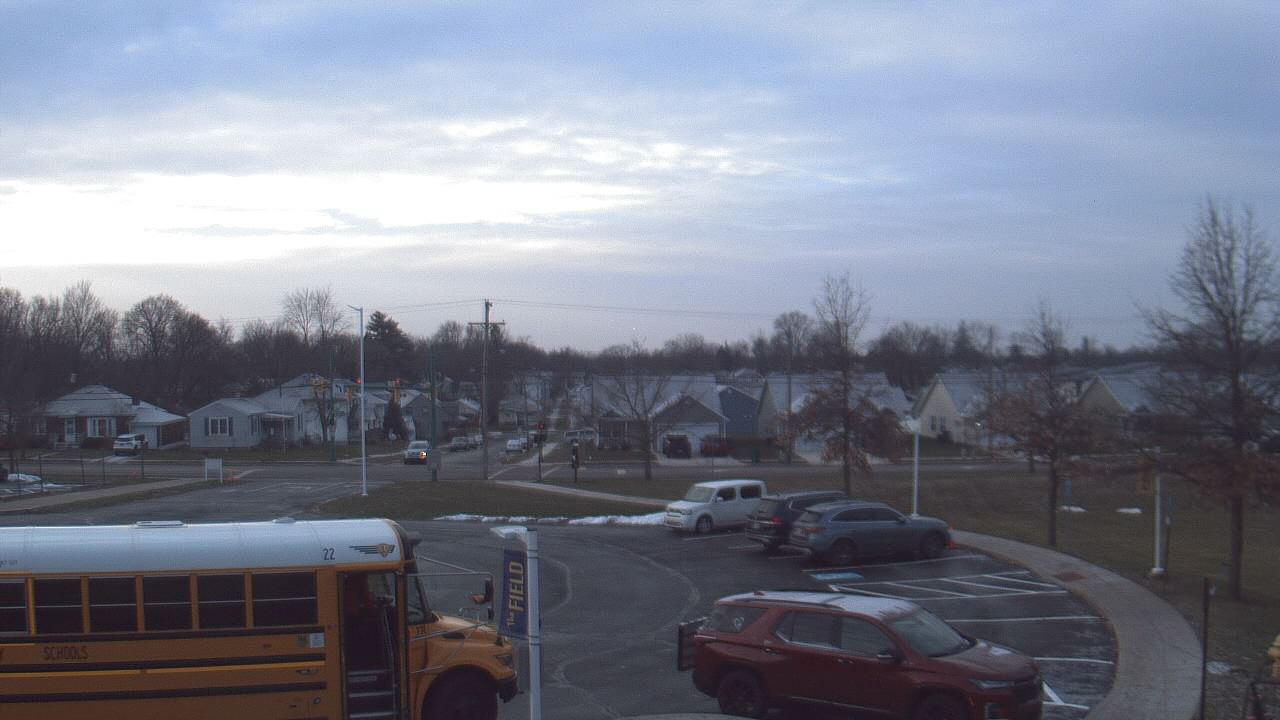 Thumbnail for current weather camera view from Lagonda ES in Springfield, Ohio