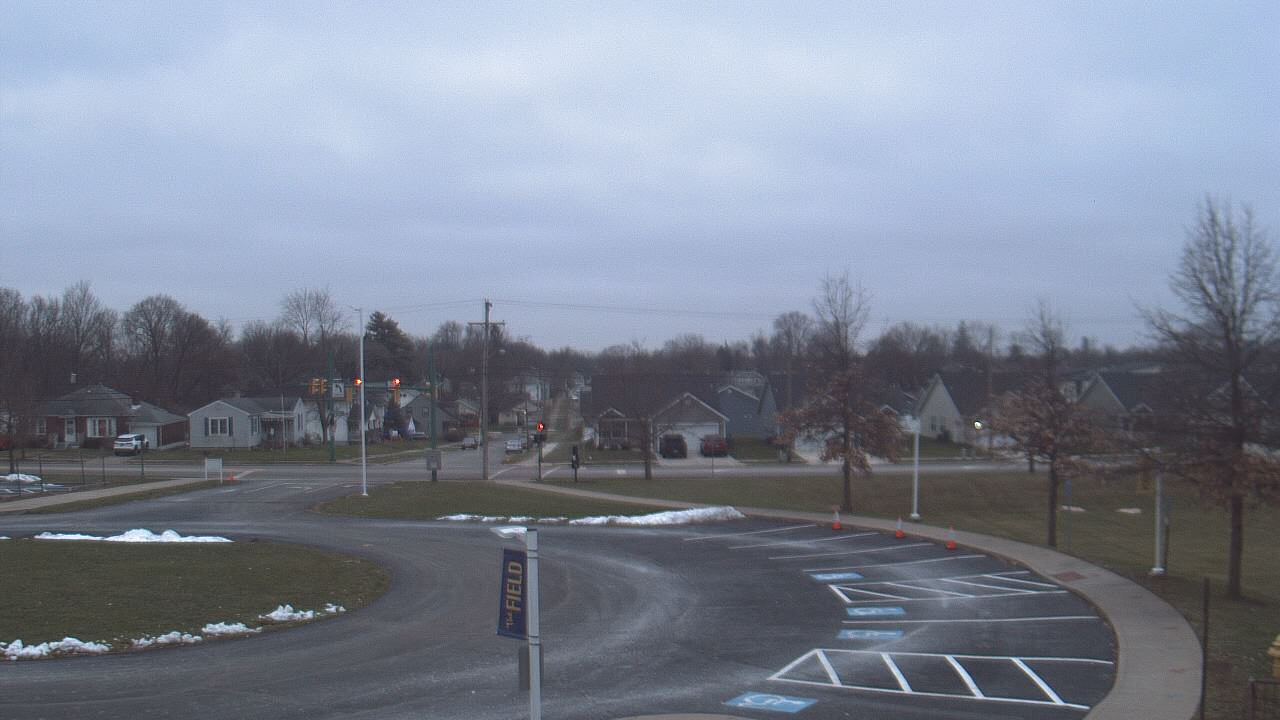 Thumbnail for current weather camera view from Lagonda ES in Springfield, Ohio