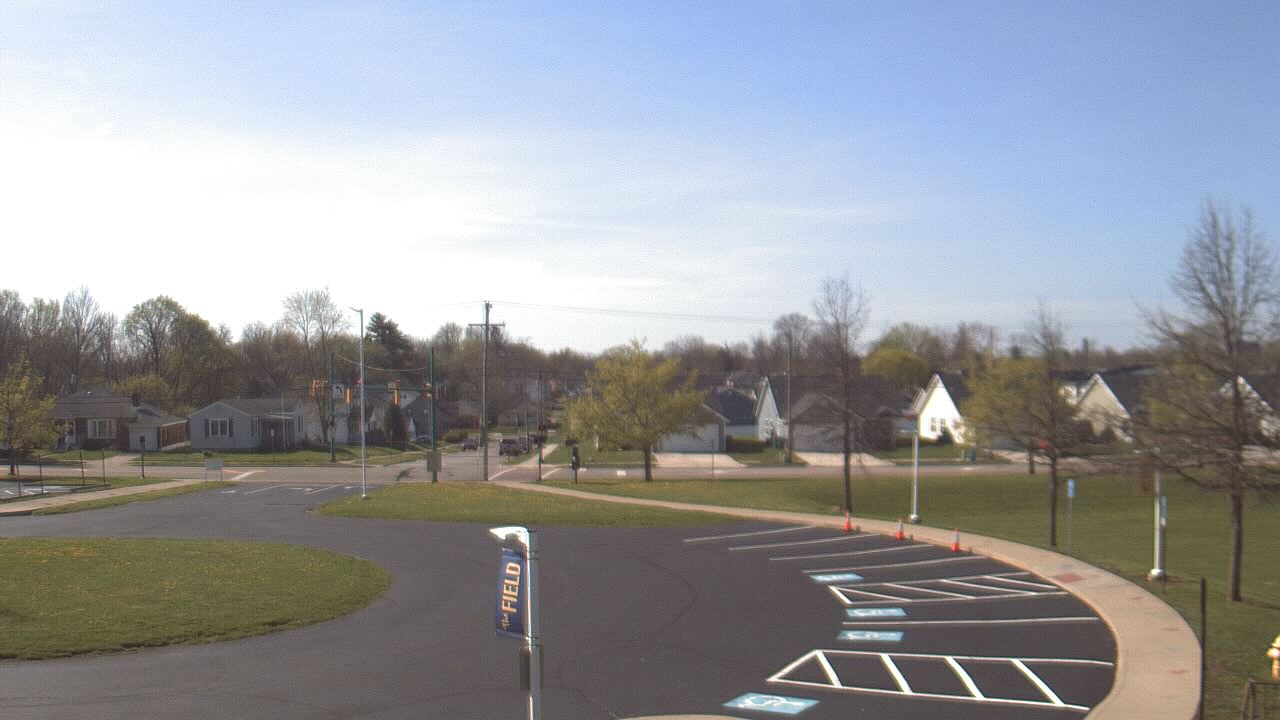 Thumbnail for current weather camera view from Lagonda ES in Springfield, Ohio