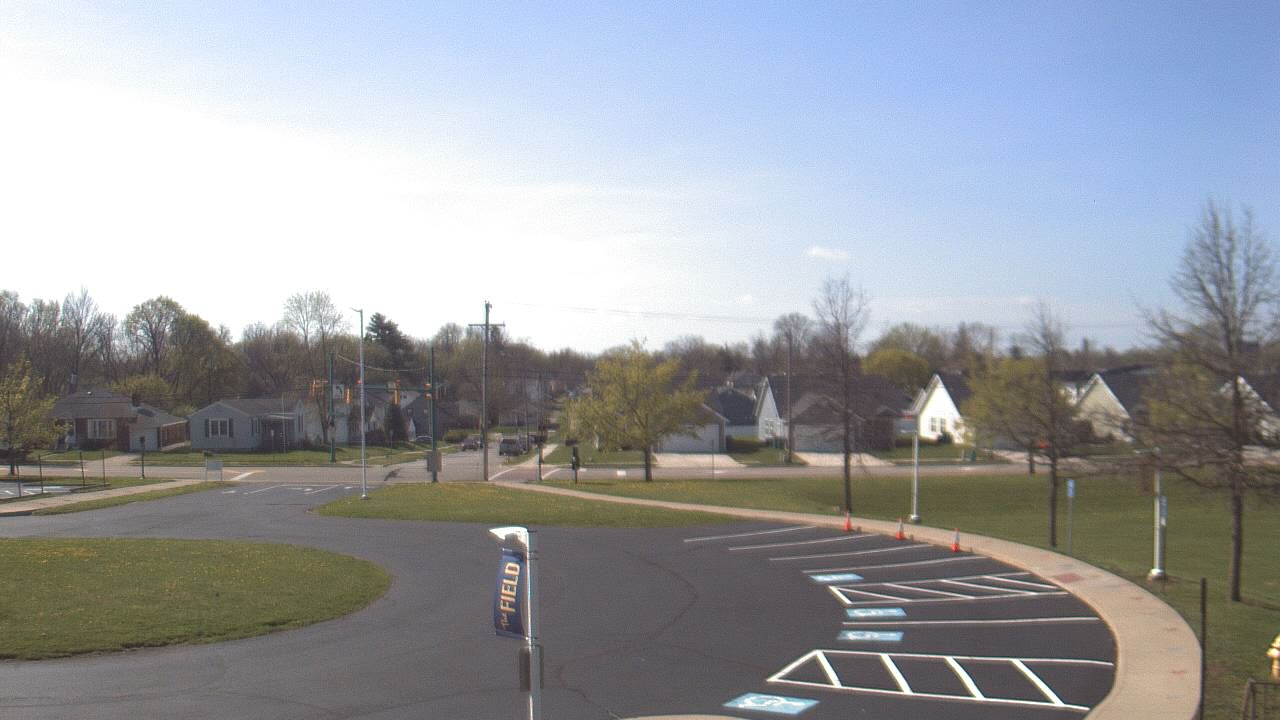 Thumbnail for current weather camera view from Lagonda ES in Springfield, Ohio