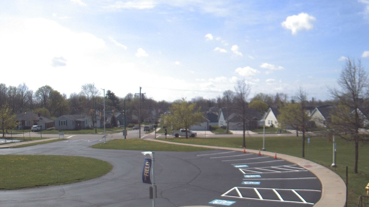 Thumbnail for current weather camera view from Lagonda ES in Springfield, Ohio