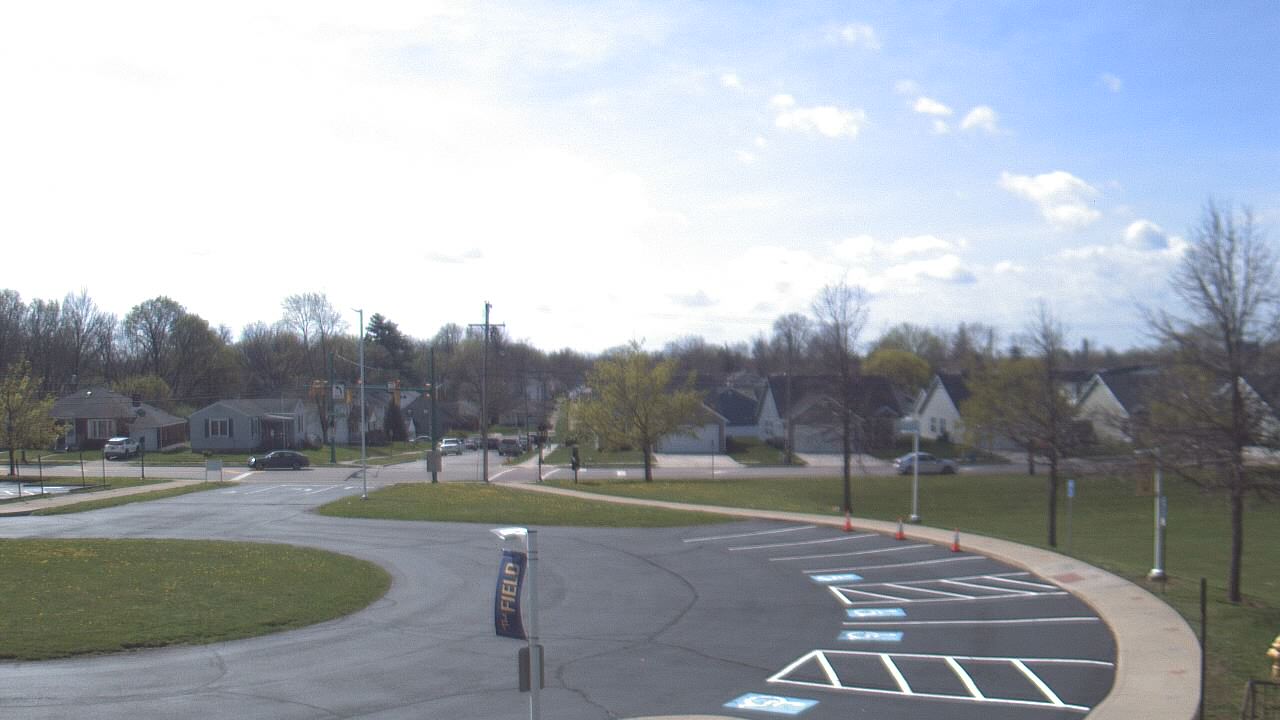 Thumbnail for current weather camera view from Lagonda ES in Springfield, Ohio