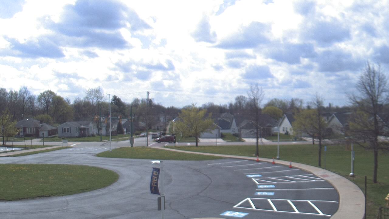 Thumbnail for current weather camera view from Lagonda ES in Springfield, Ohio
