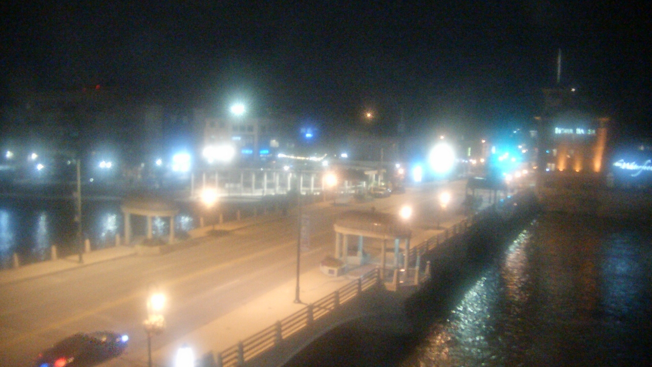 Thumbnail for current weather camera view from City of St Charles in St. Charles, Illinois