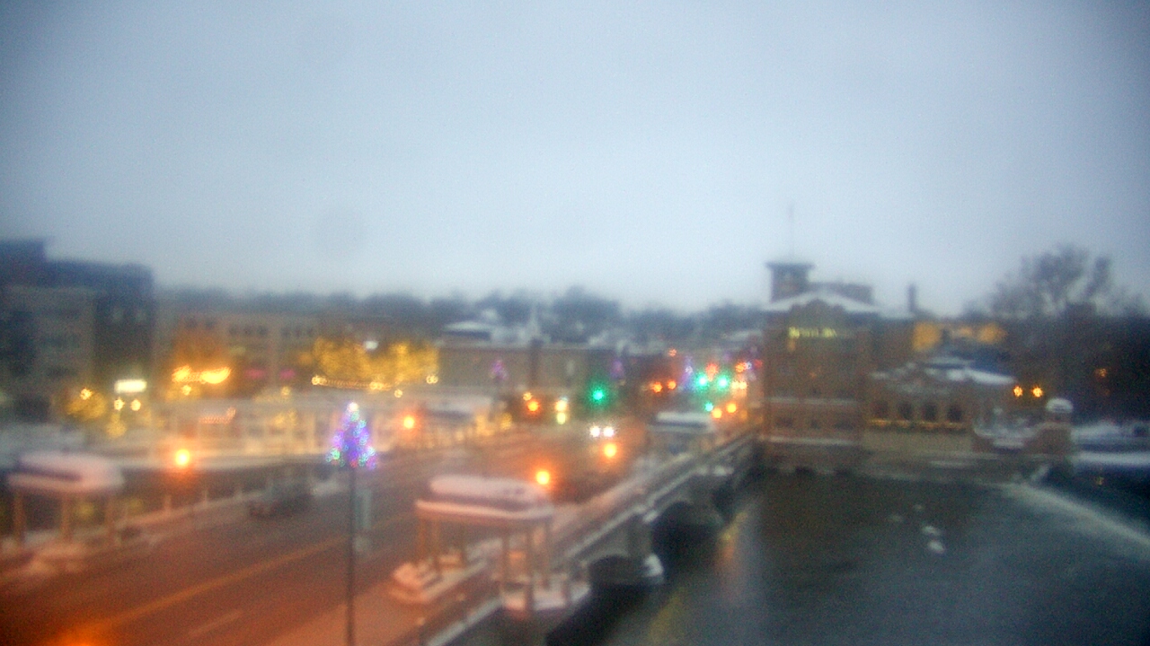 Thumbnail for current weather camera view from City of St Charles in St. Charles, Illinois