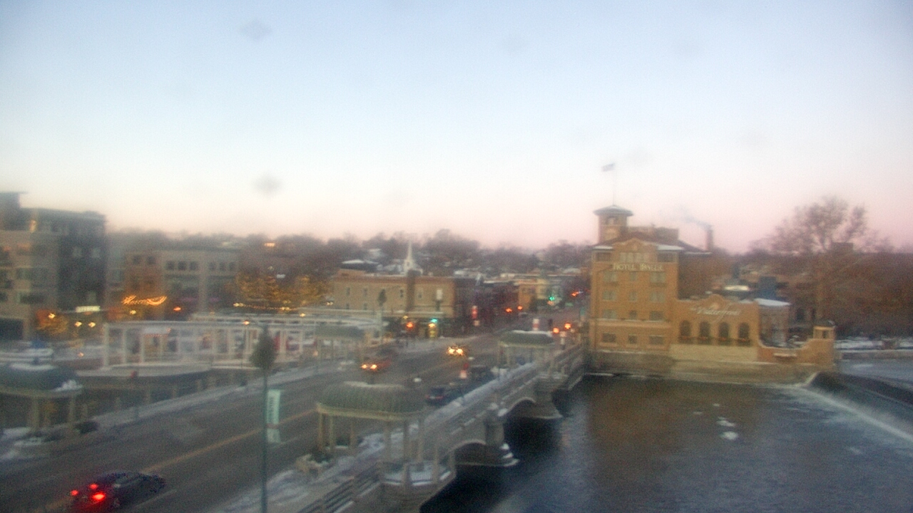 Thumbnail for current weather camera view from City of St Charles in St. Charles, Illinois