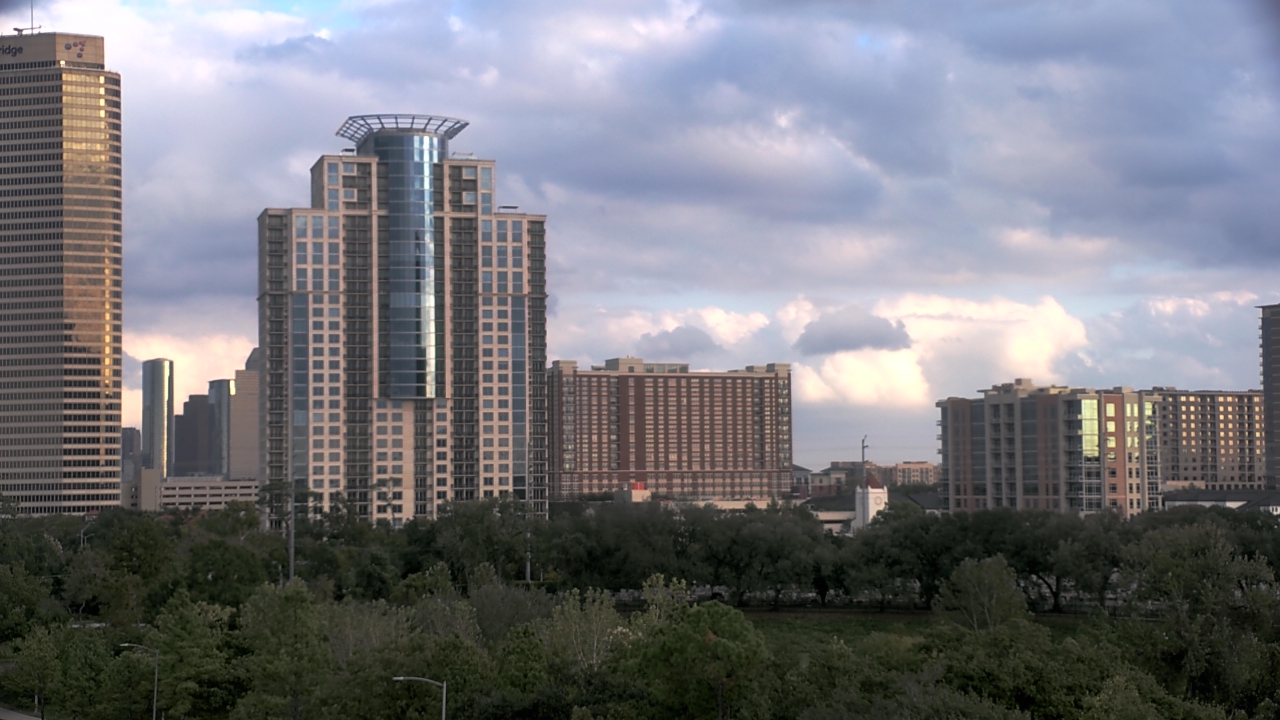 Thumbnail for current weather camera view from St Thomas High School in Houston, Texas