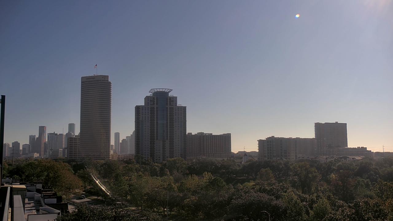 Thumbnail for current weather camera view from St Thomas High School in Houston, Texas