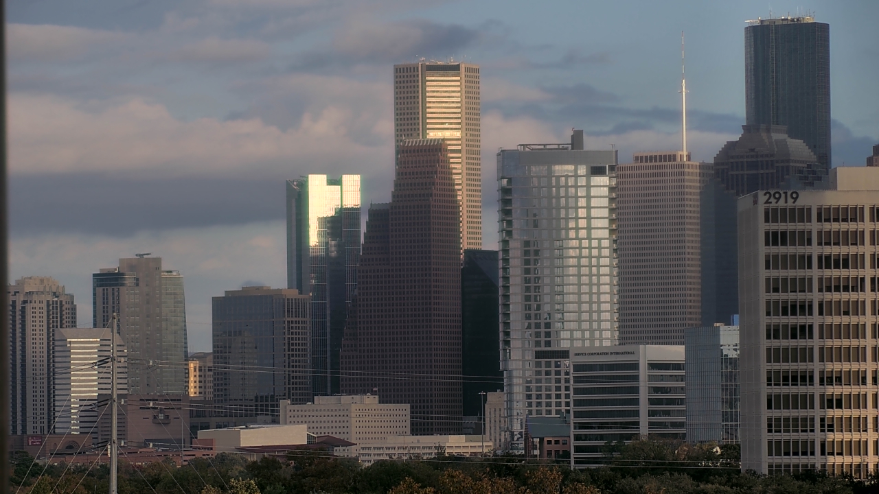 Thumbnail for current weather camera view from St Thomas High School in Houston, Texas