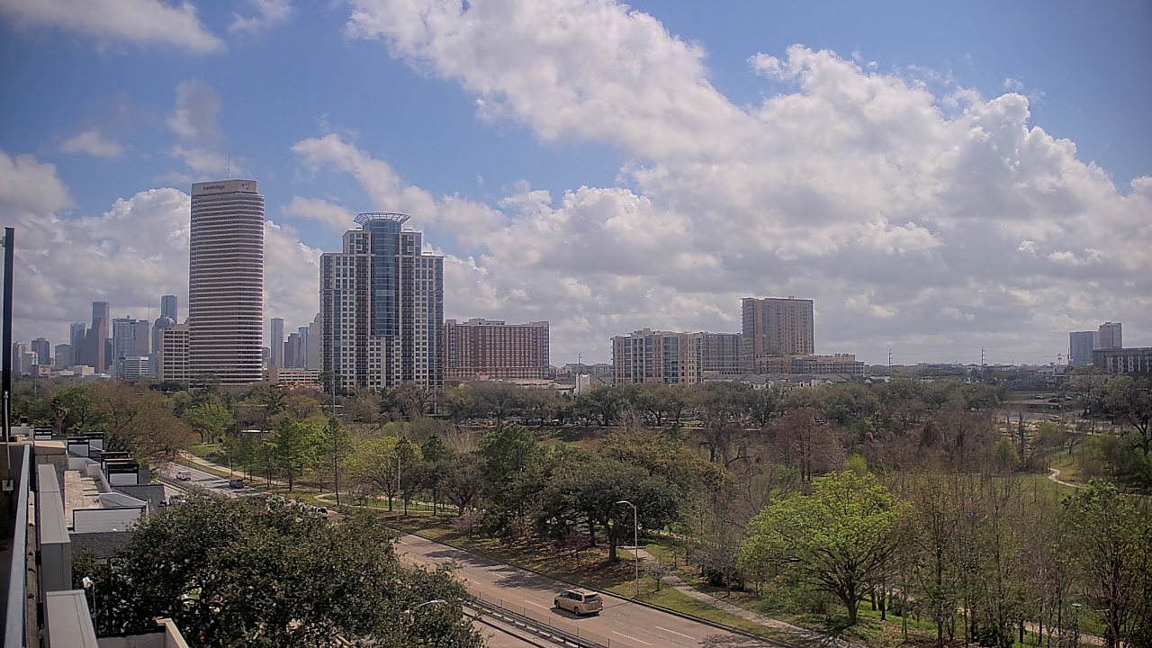 Thumbnail for current weather camera view from St Thomas High School in Houston, Texas