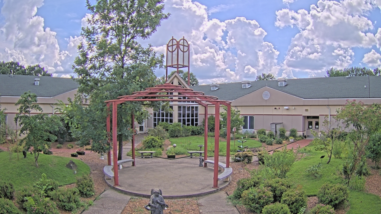 Thumbnail for current weather camera view from Sacred Heart School in Southaven, Mississippi