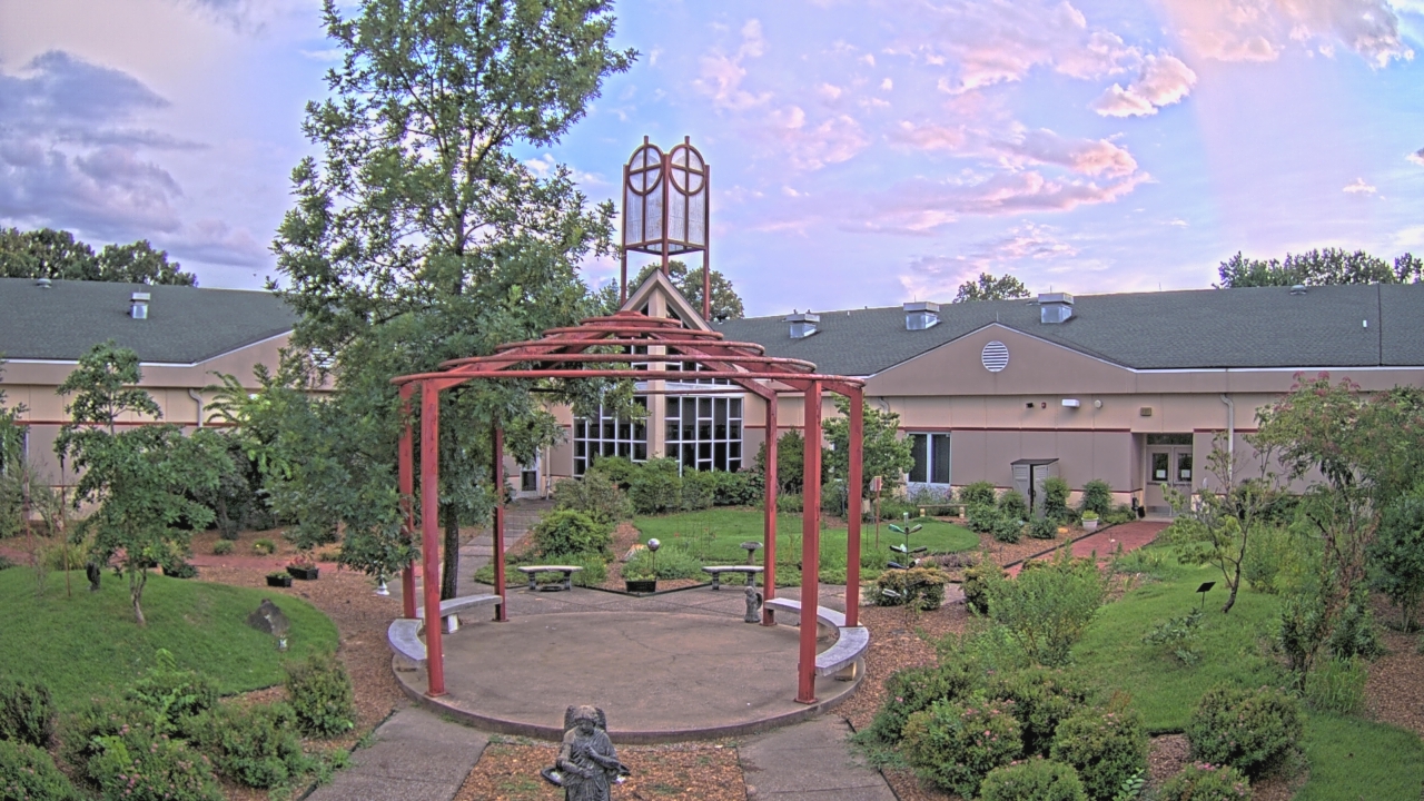 Thumbnail for current weather camera view from Sacred Heart School in Southaven, Mississippi