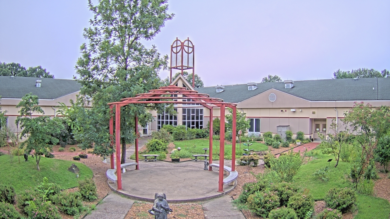 Thumbnail for current weather camera view from Sacred Heart School in Southaven, Mississippi
