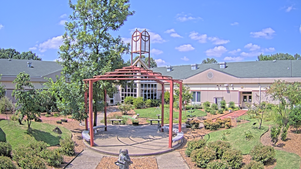 Thumbnail for current weather camera view from Sacred Heart School in Southaven, Mississippi