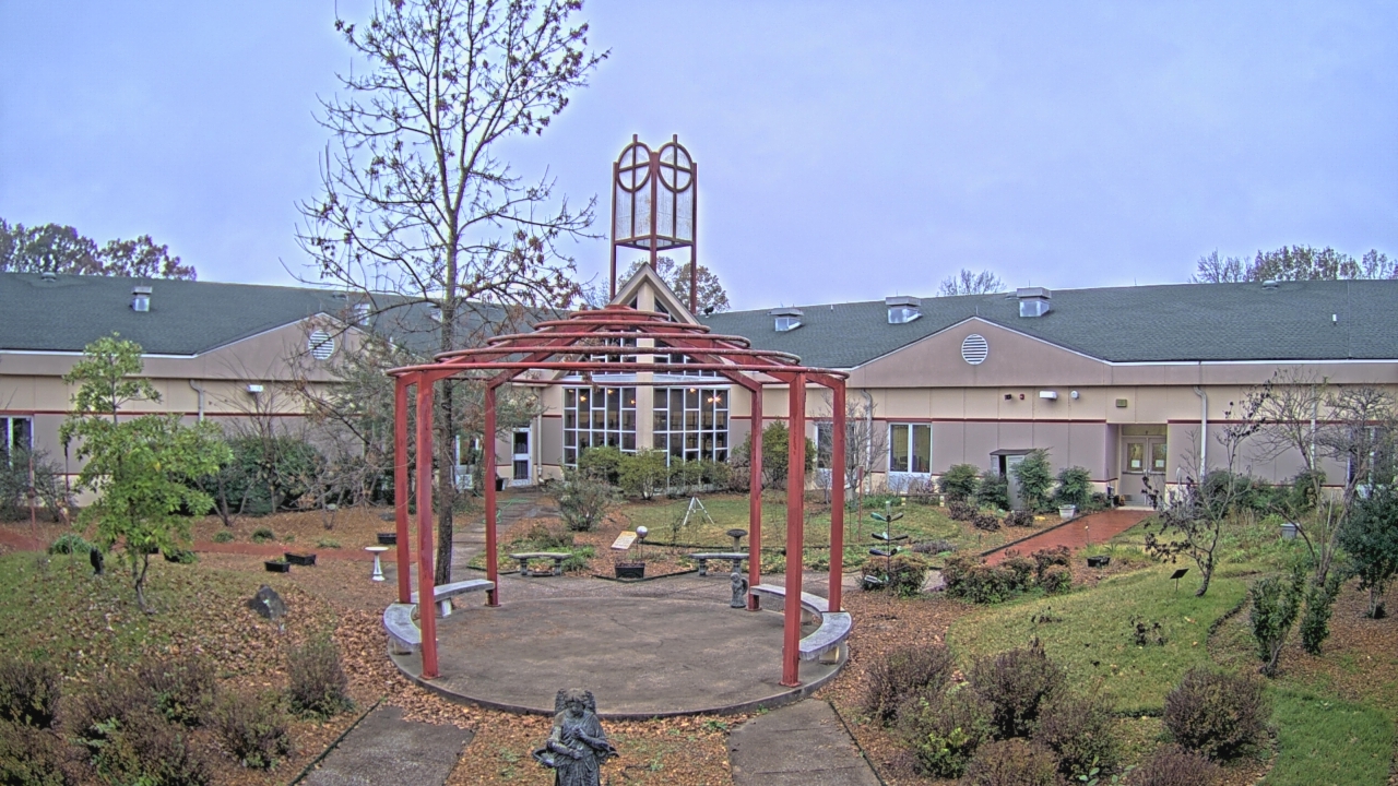 Thumbnail for current weather camera view from Sacred Heart School in Southaven, Mississippi