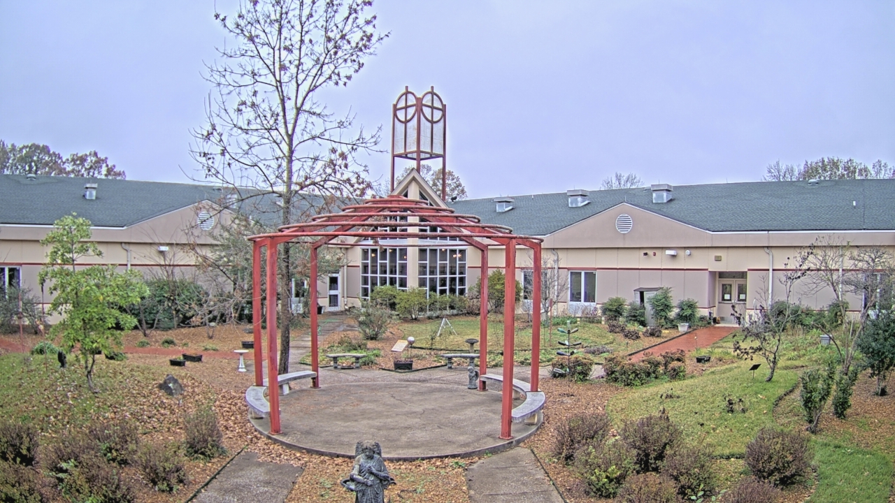 Thumbnail for current weather camera view from Sacred Heart School in Southaven, Mississippi