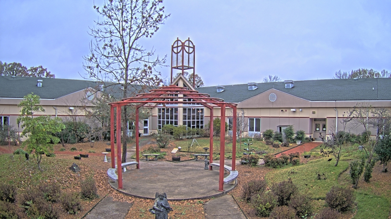 Thumbnail for current weather camera view from Sacred Heart School in Southaven, Mississippi