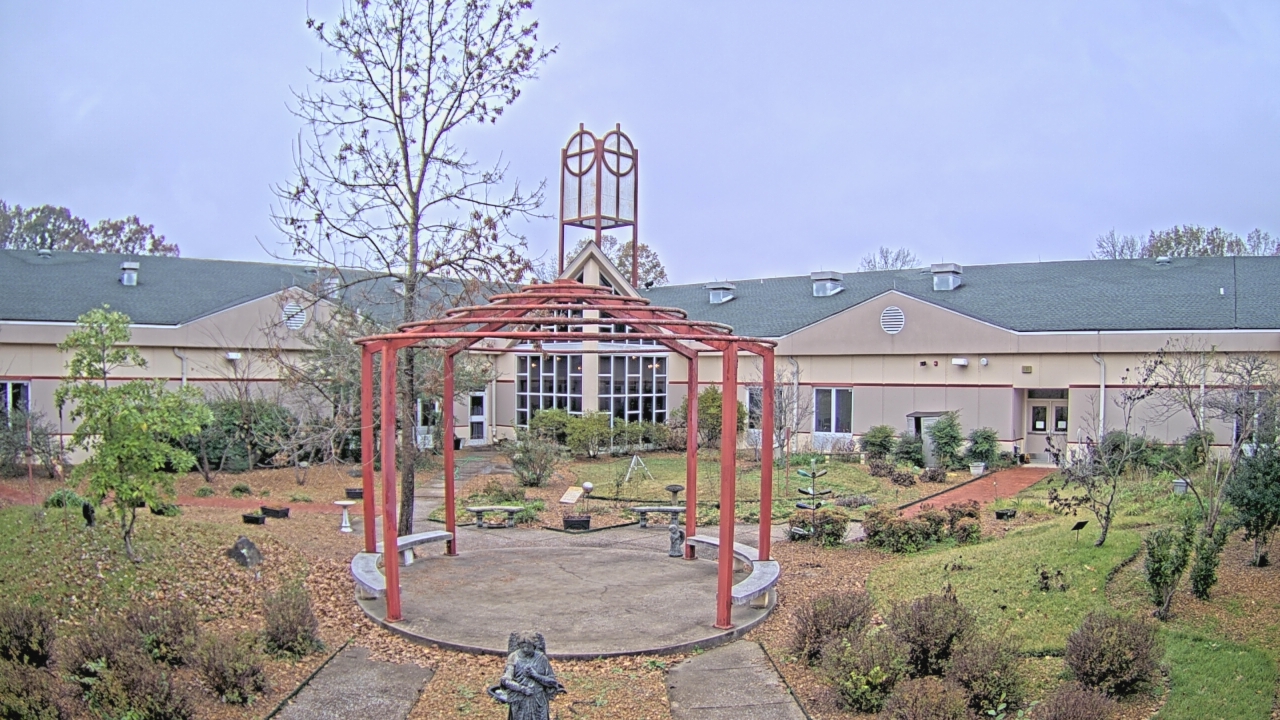 Thumbnail for current weather camera view from Sacred Heart School in Southaven, Mississippi