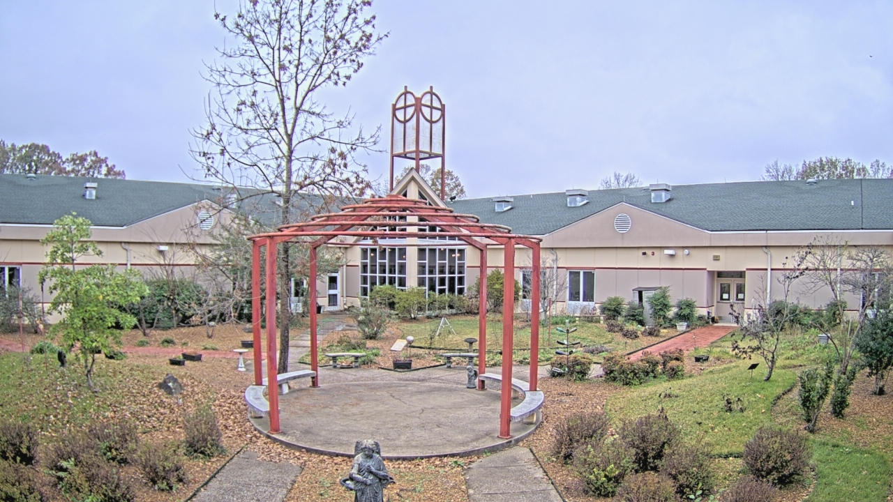 Thumbnail for current weather camera view from Sacred Heart School in Southaven, Mississippi