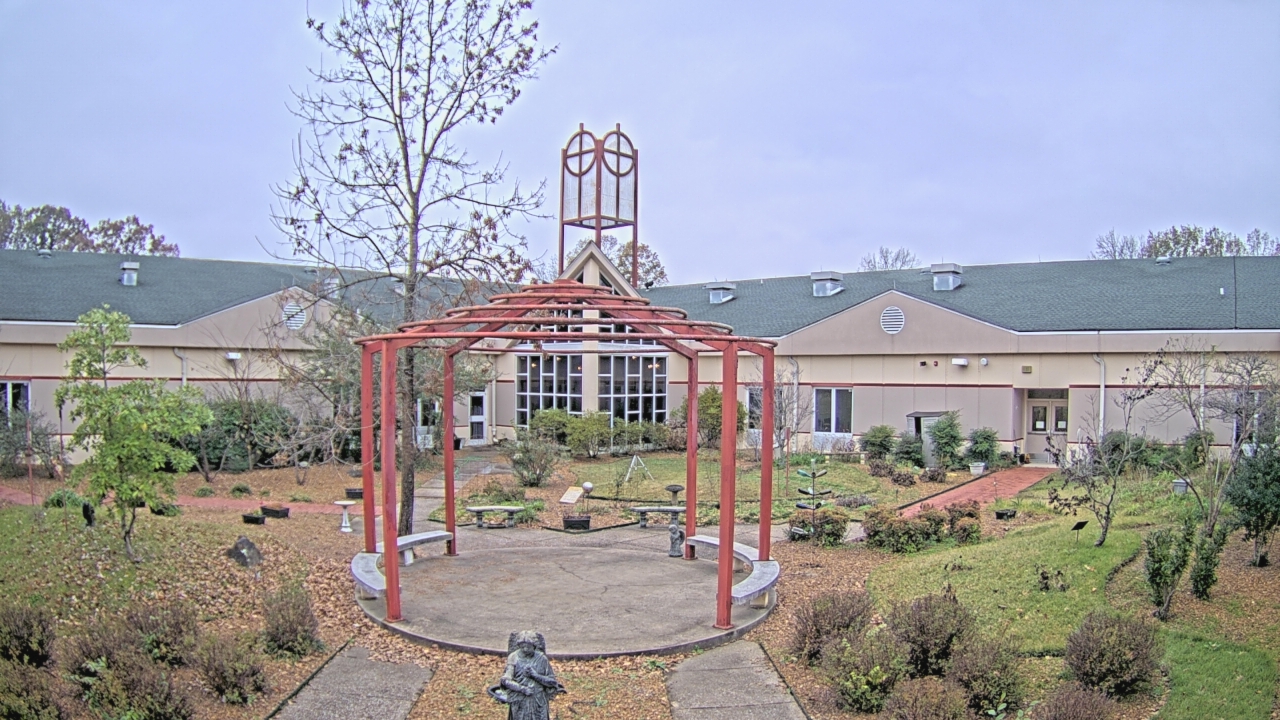 Thumbnail for current weather camera view from Sacred Heart School in Southaven, Mississippi