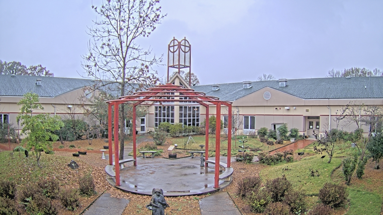 Thumbnail for current weather camera view from Sacred Heart School in Southaven, Mississippi