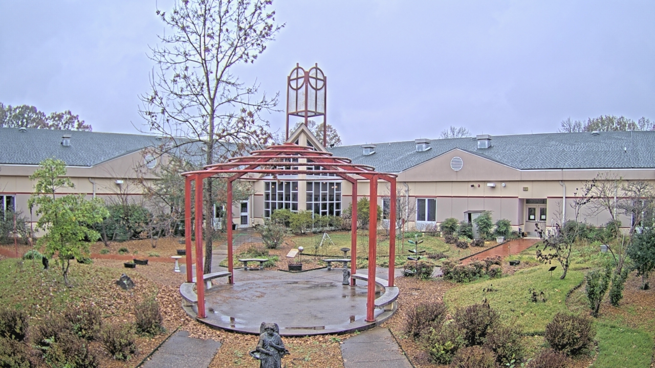 Thumbnail for current weather camera view from Sacred Heart School in Southaven, Mississippi