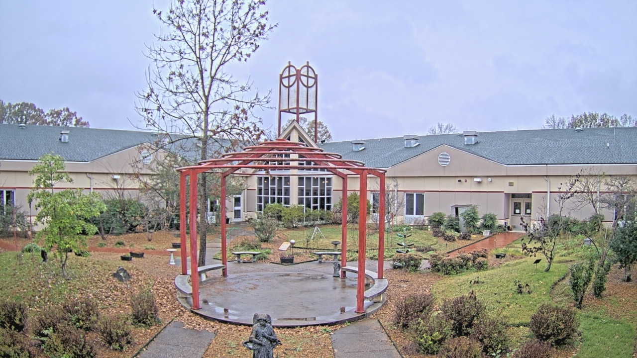 Thumbnail for current weather camera view from Sacred Heart School in Southaven, Mississippi