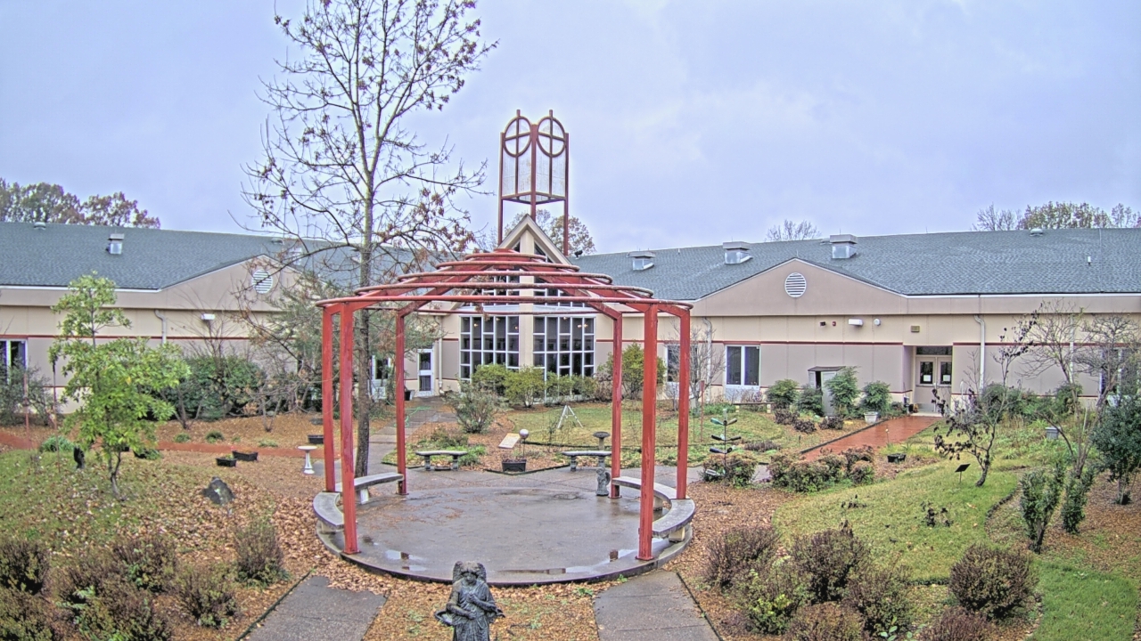 Thumbnail for current weather camera view from Sacred Heart School in Southaven, Mississippi