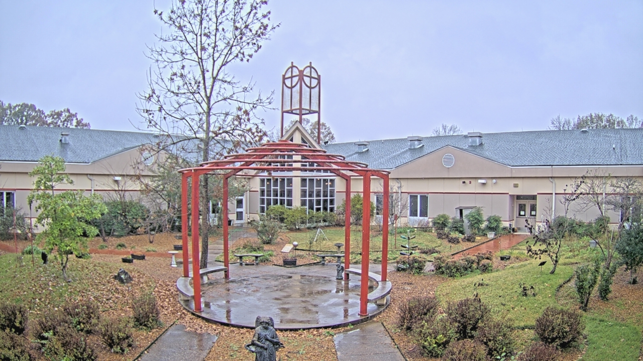 Thumbnail for current weather camera view from Sacred Heart School in Southaven, Mississippi