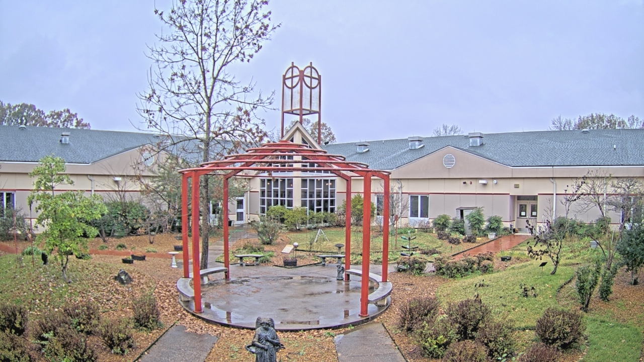 Thumbnail for current weather camera view from Sacred Heart School in Southaven, Mississippi