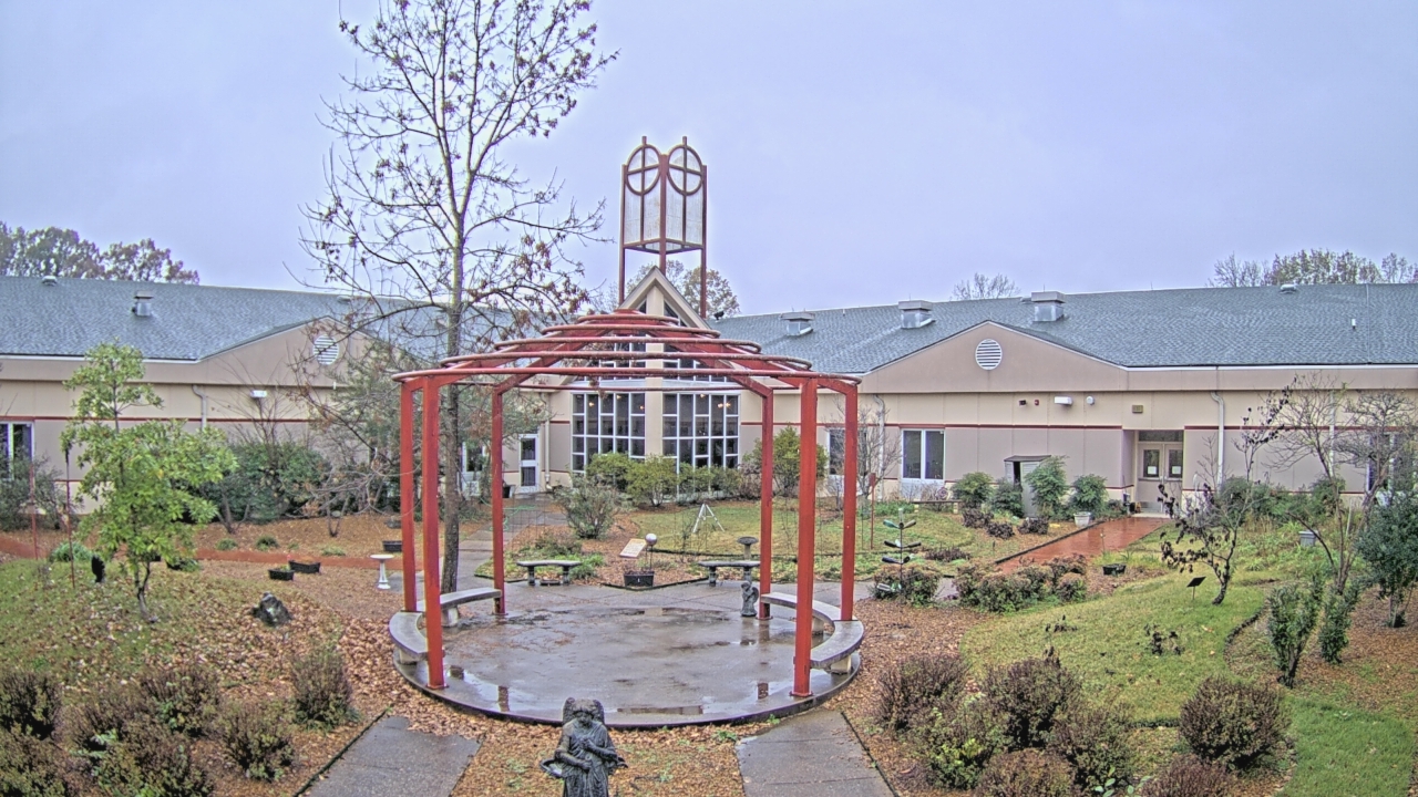 Thumbnail for current weather camera view from Sacred Heart School in Southaven, Mississippi