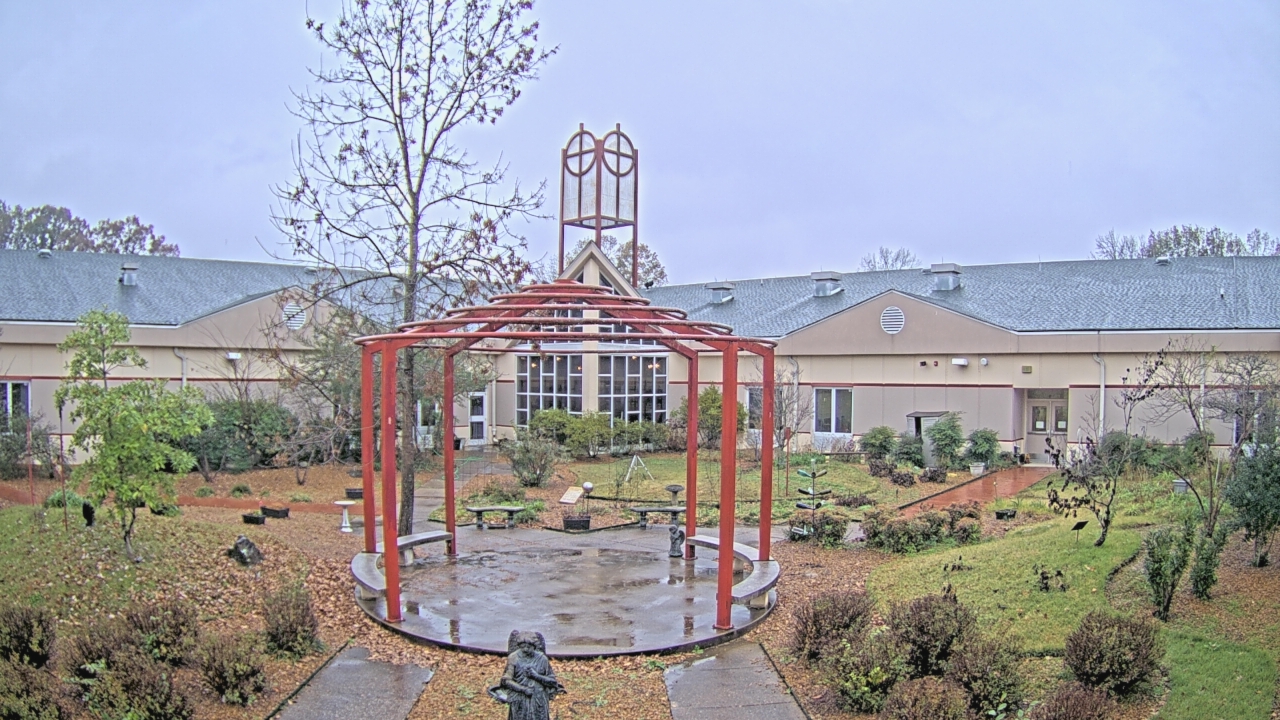 Thumbnail for current weather camera view from Sacred Heart School in Southaven, Mississippi