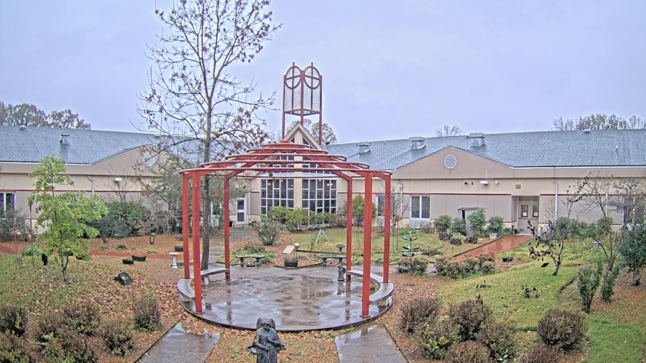 Thumbnail for current weather camera view from Sacred Heart School in Southaven, Mississippi