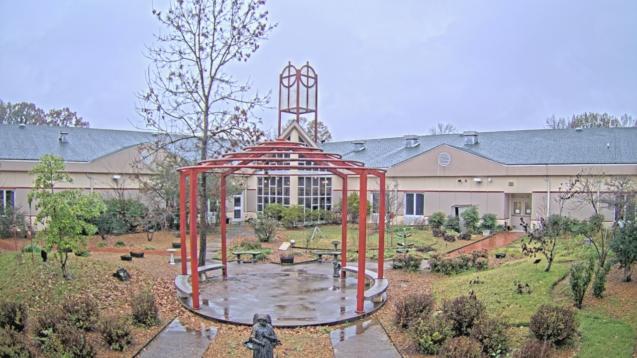 Thumbnail for current weather camera view from Sacred Heart School in Southaven, Mississippi