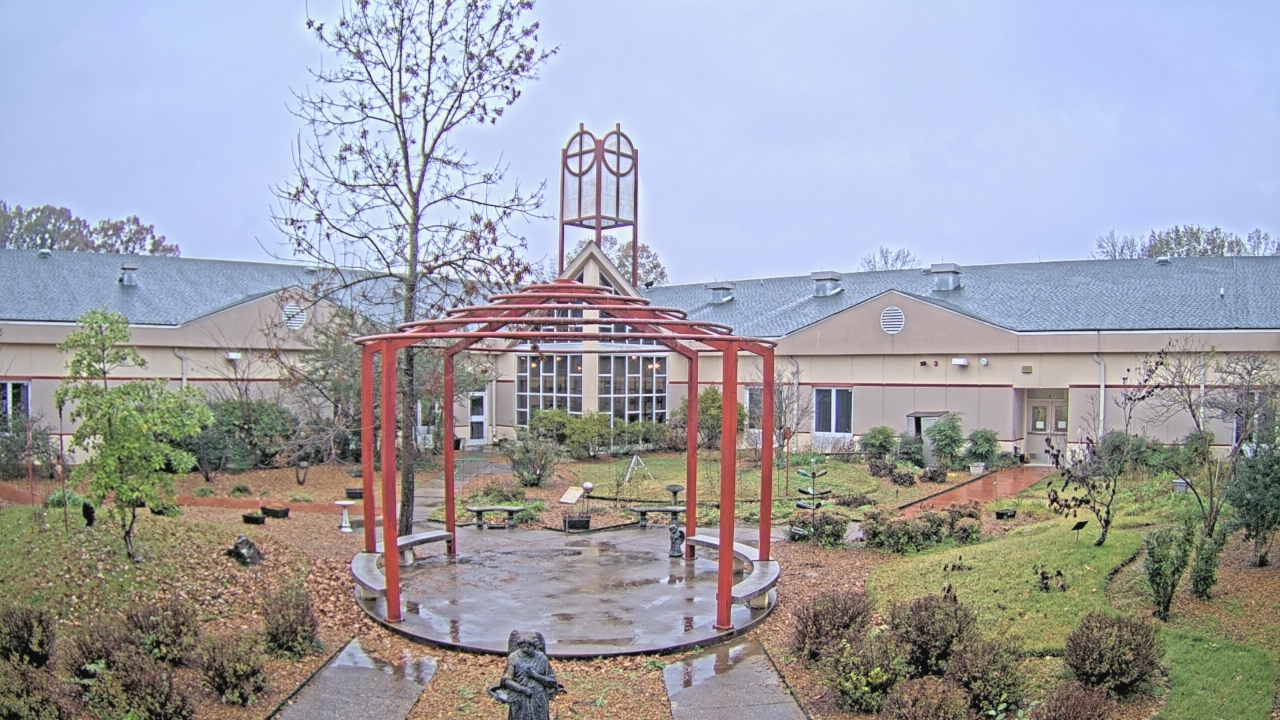 Thumbnail for current weather camera view from Sacred Heart School in Southaven, Mississippi