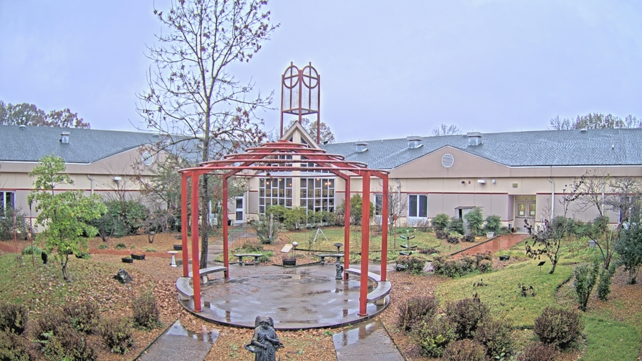 Thumbnail for current weather camera view from Sacred Heart School in Southaven, Mississippi