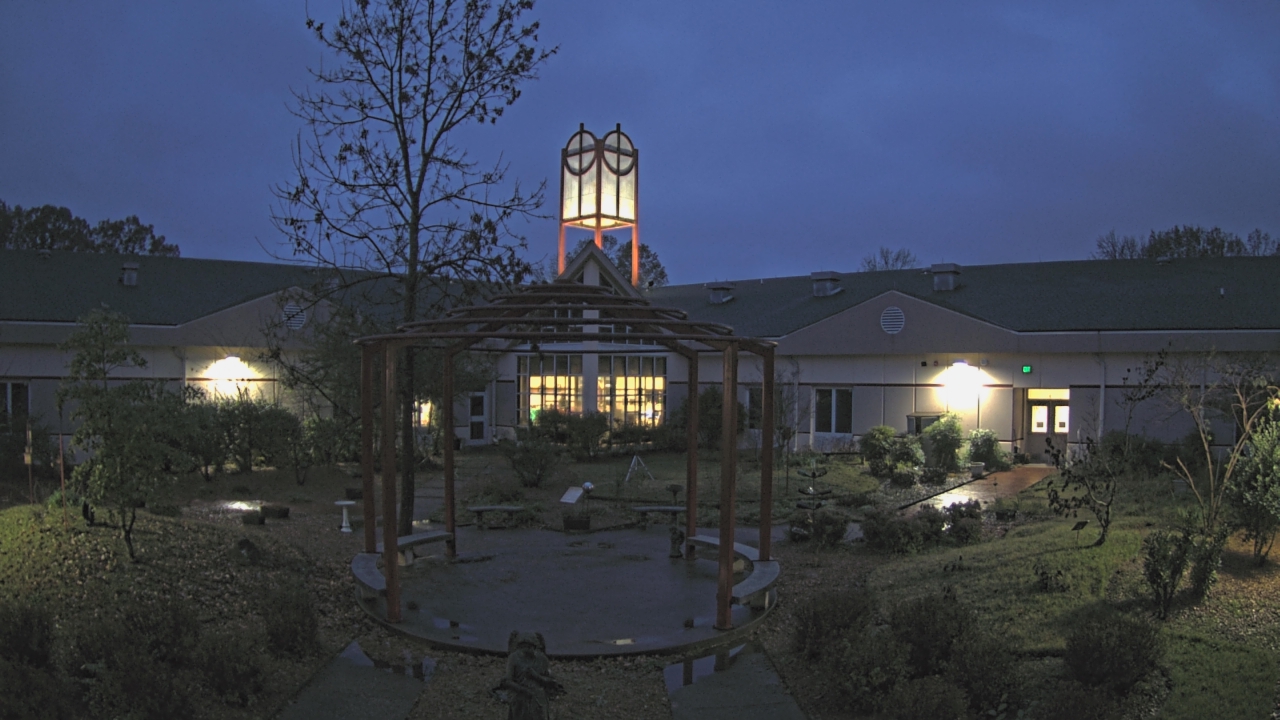 Thumbnail for current weather camera view from Sacred Heart School in Southaven, Mississippi