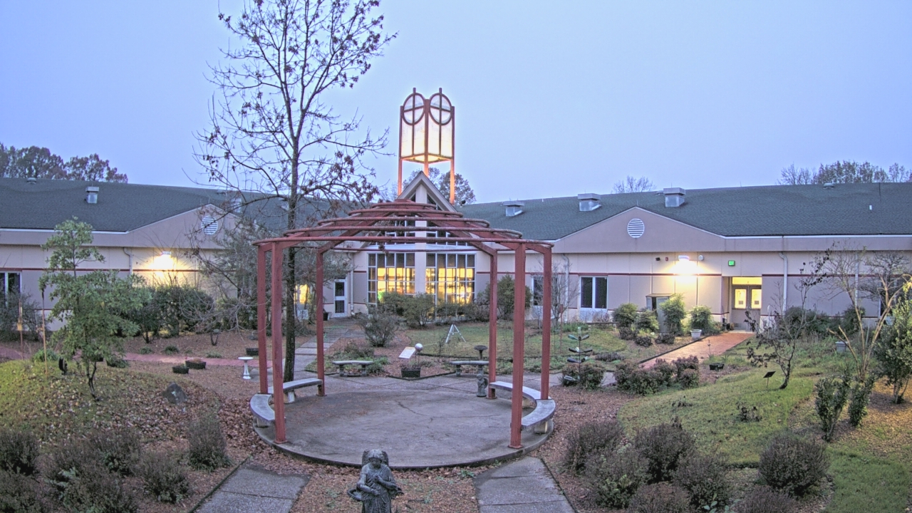 Thumbnail for current weather camera view from Sacred Heart School in Southaven, Mississippi