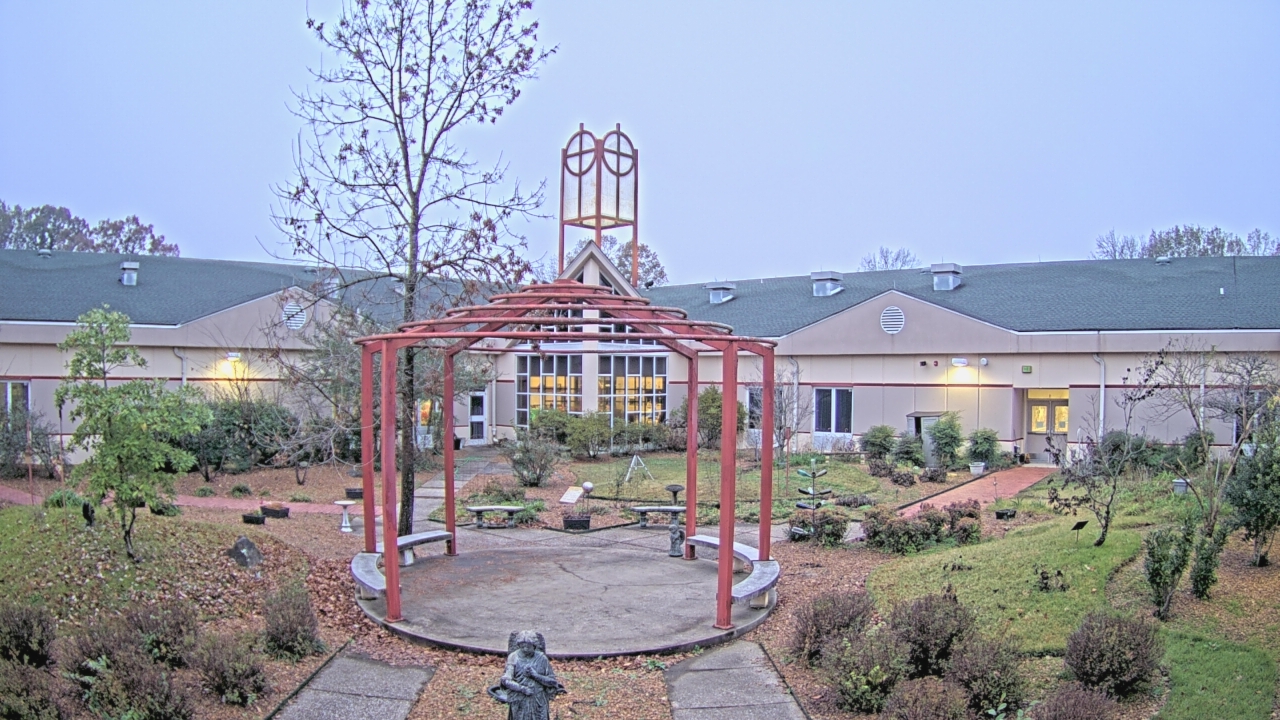 Thumbnail for current weather camera view from Sacred Heart School in Southaven, Mississippi