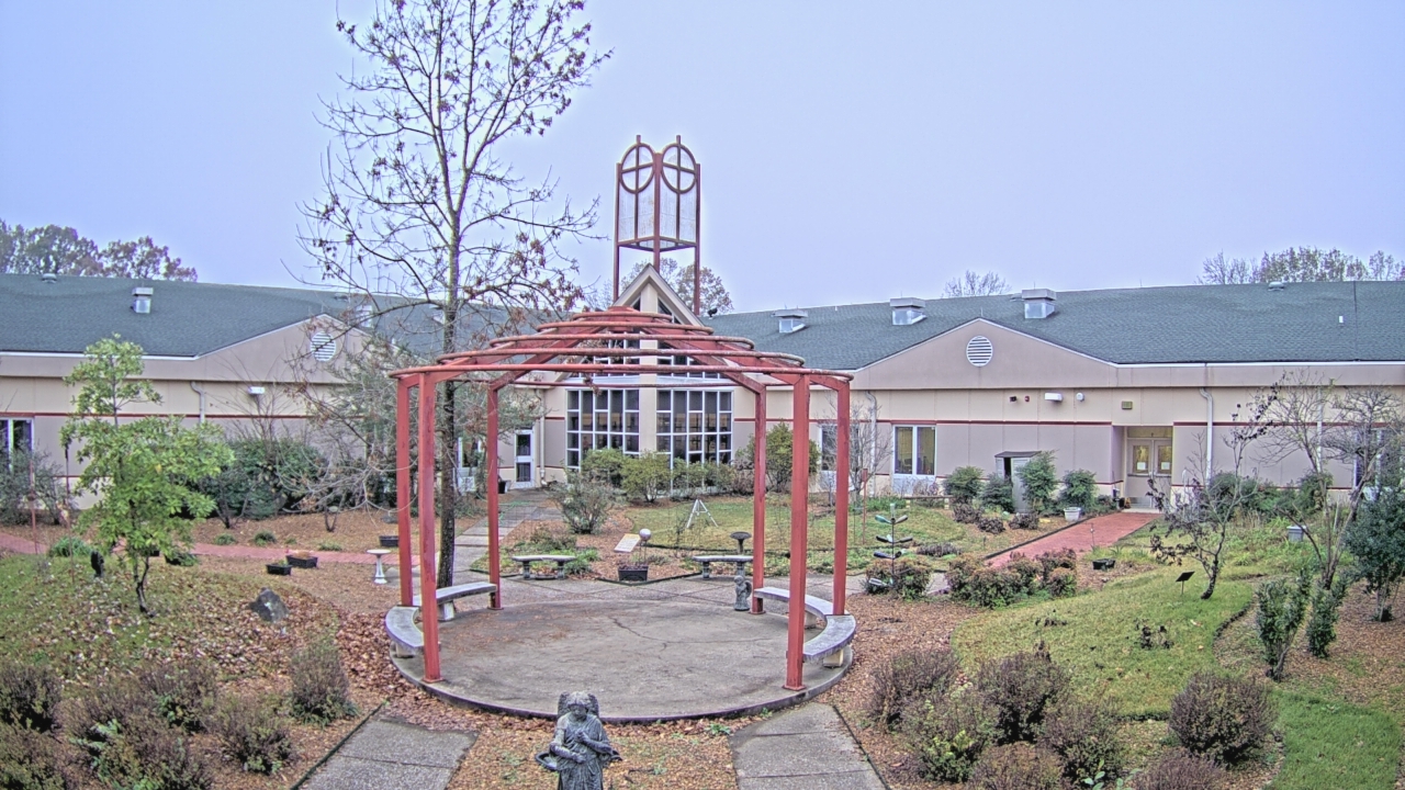 Thumbnail for current weather camera view from Sacred Heart School in Southaven, Mississippi