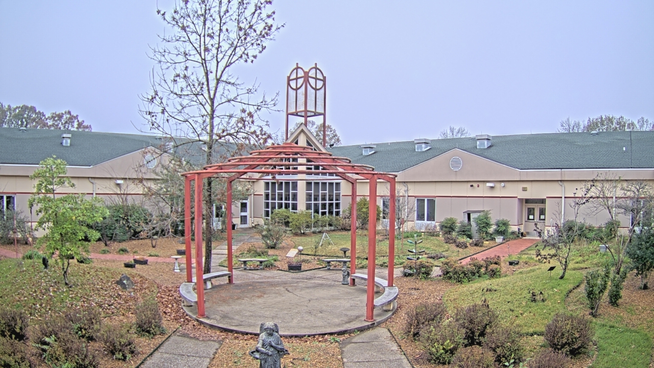 Thumbnail for current weather camera view from Sacred Heart School in Southaven, Mississippi