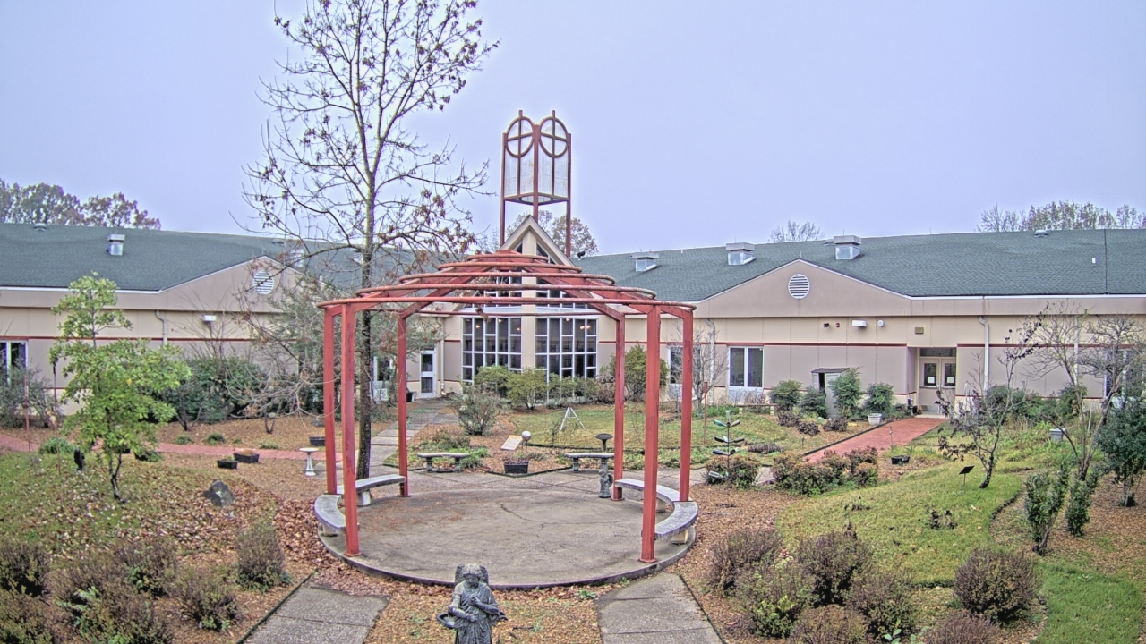 Thumbnail for current weather camera view from Sacred Heart School in Southaven, Mississippi