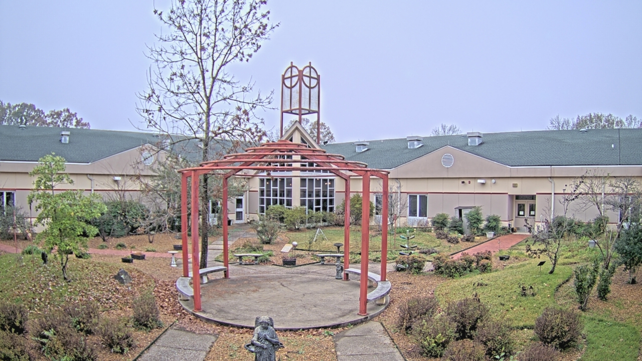 Thumbnail for current weather camera view from Sacred Heart School in Southaven, Mississippi