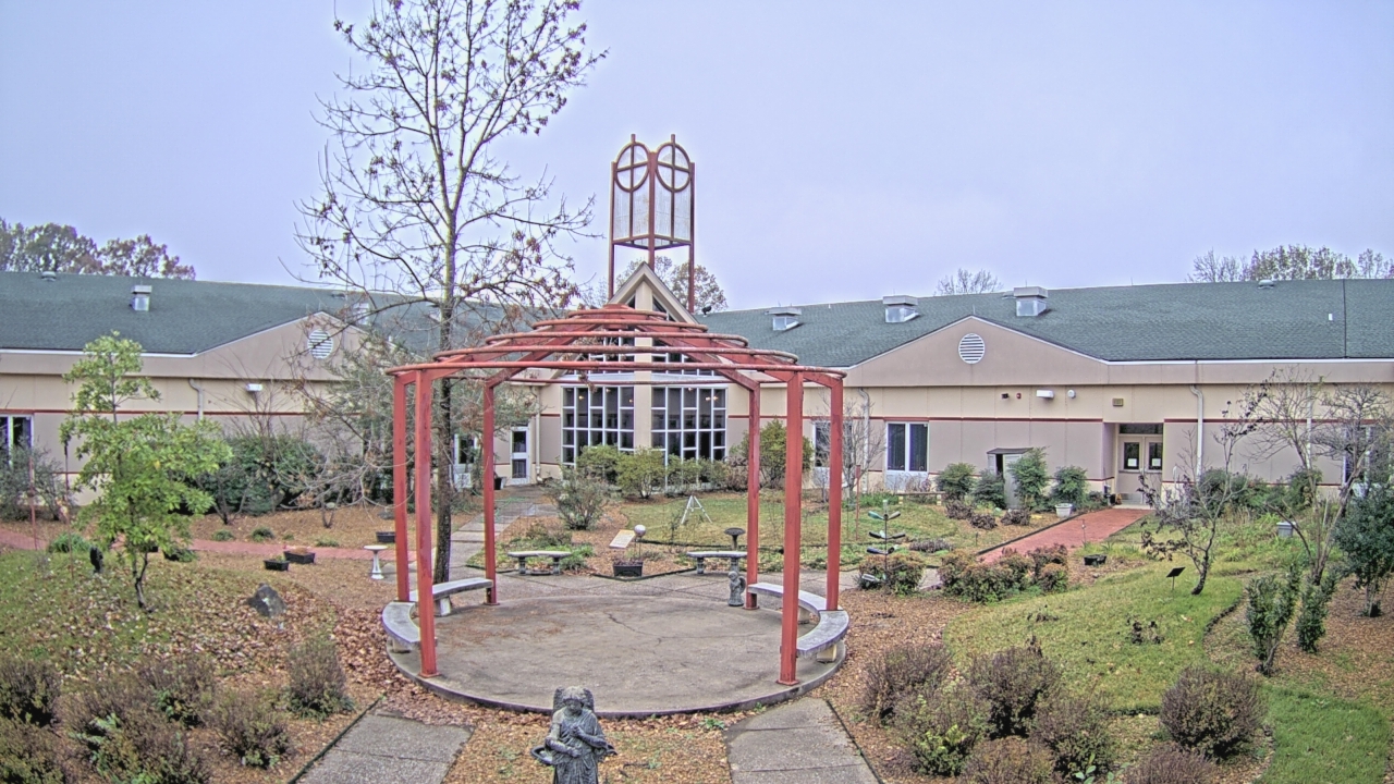 Thumbnail for current weather camera view from Sacred Heart School in Southaven, Mississippi